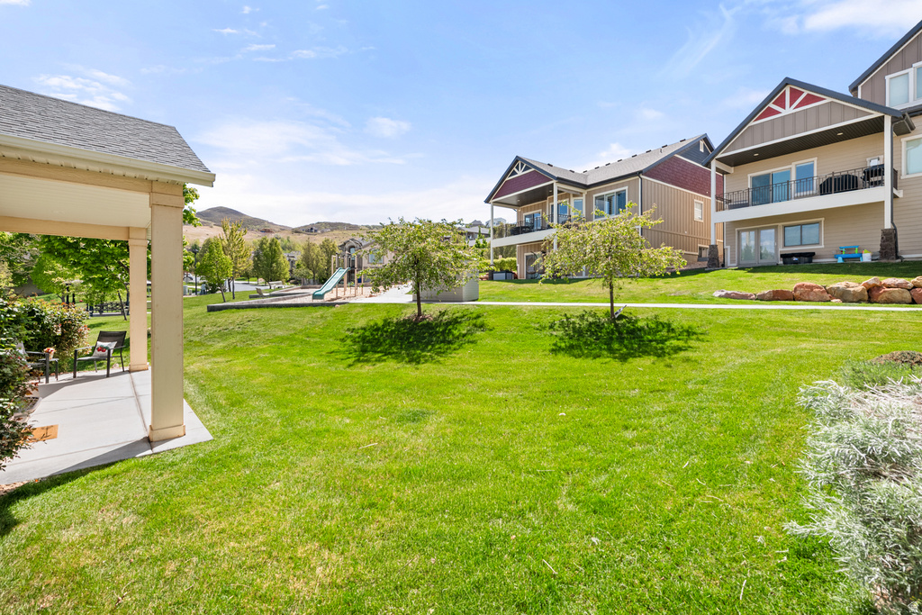 306 E BELLA VIDA DR North Salt Lake, UT 84054