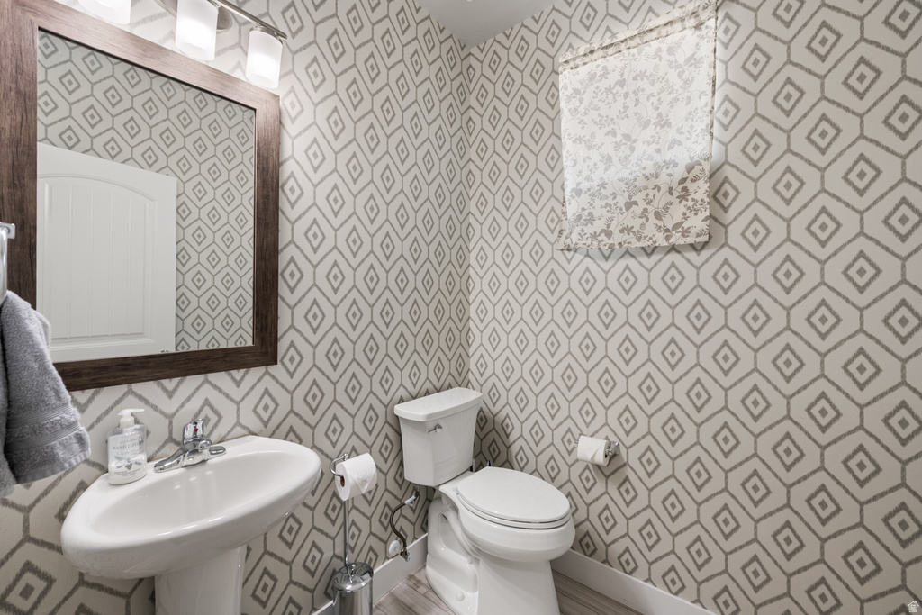 306 E BELLA VIDA DR North Salt Lake, UT 84054