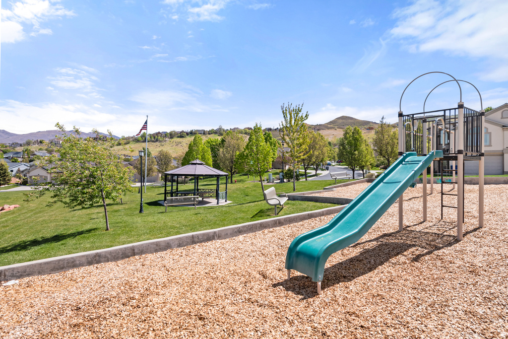 306 E BELLA VIDA DR North Salt Lake, UT 84054