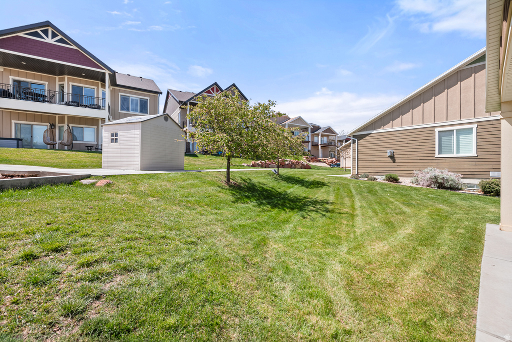 306 E BELLA VIDA DR North Salt Lake, UT 84054