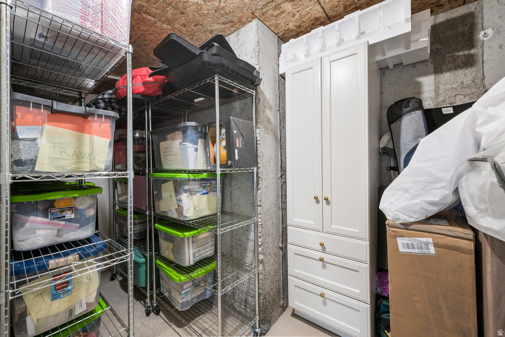 306 E BELLA VIDA DR North Salt Lake, UT 84054