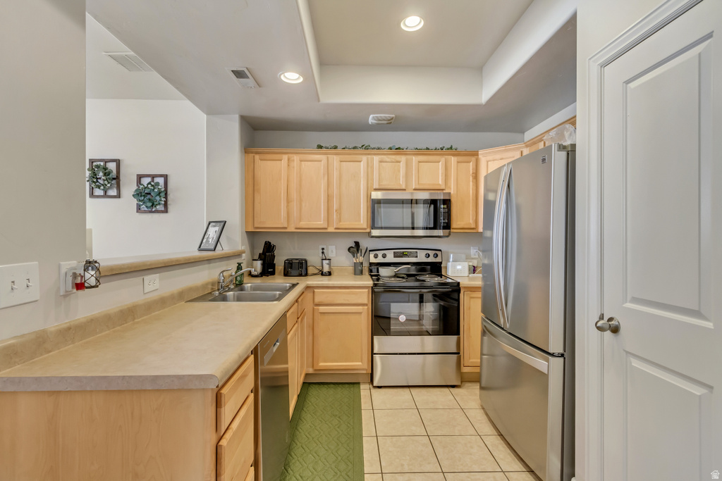 10646 S CAVE RUN LN South Jordan, UT 84009