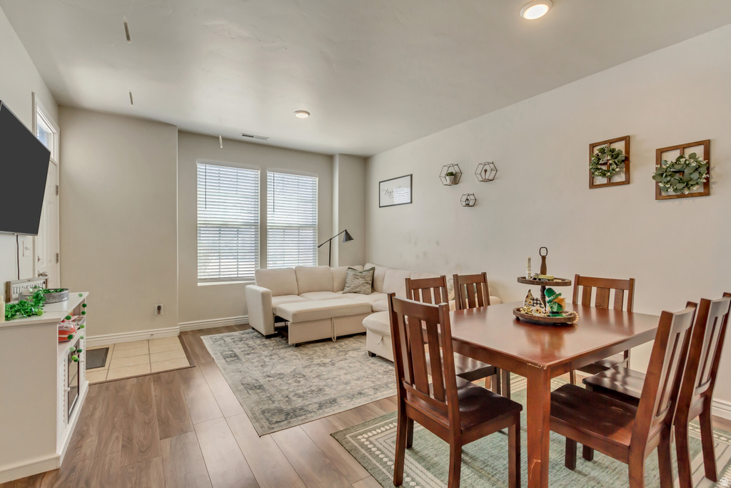 10646 S CAVE RUN LN South Jordan, UT 84009