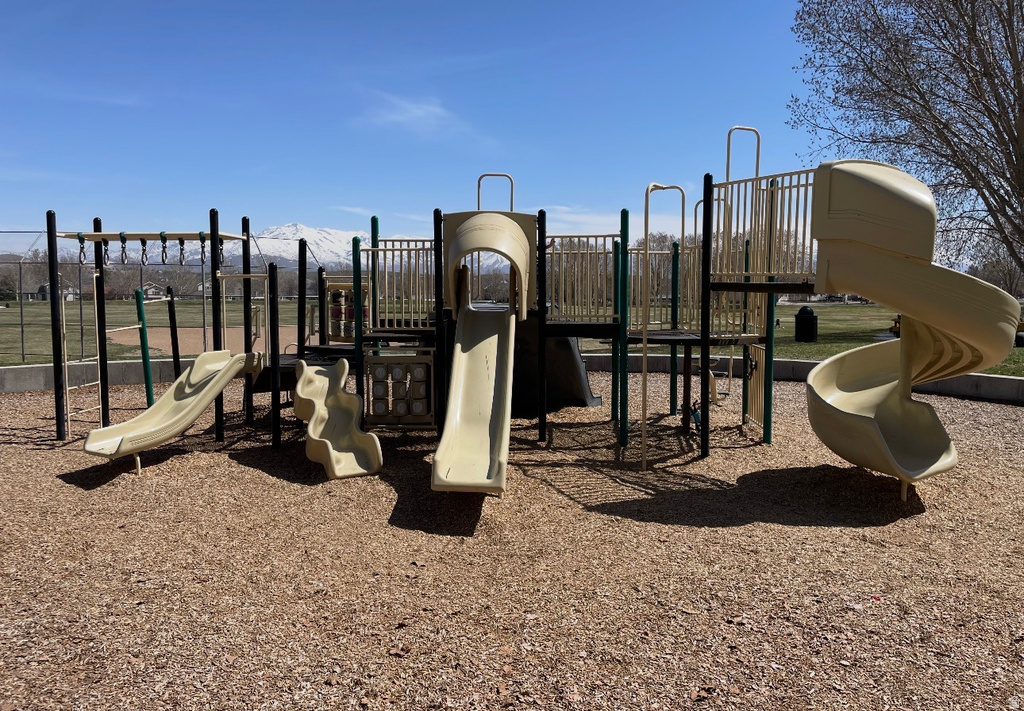 2957 E LOOKOUT DR Eagle Mountain, UT 84005