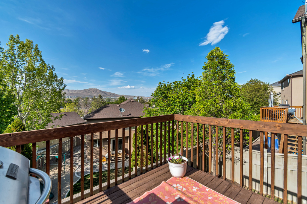 2957 E LOOKOUT DR Eagle Mountain, UT 84005