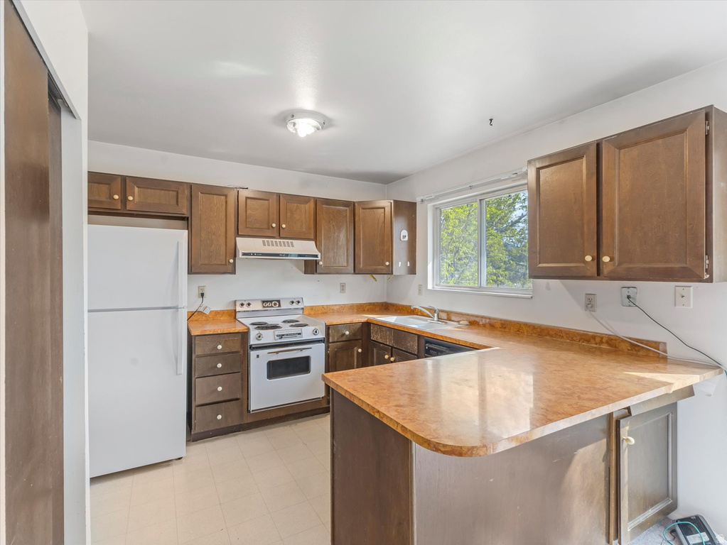 8287 S VALENCIA CIR Sandy, UT 84093