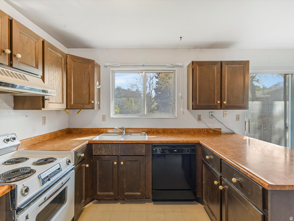 8287 S VALENCIA CIR Sandy, UT 84093