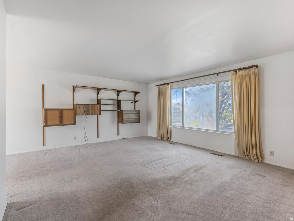 8287 S VALENCIA CIR Sandy, UT 84093