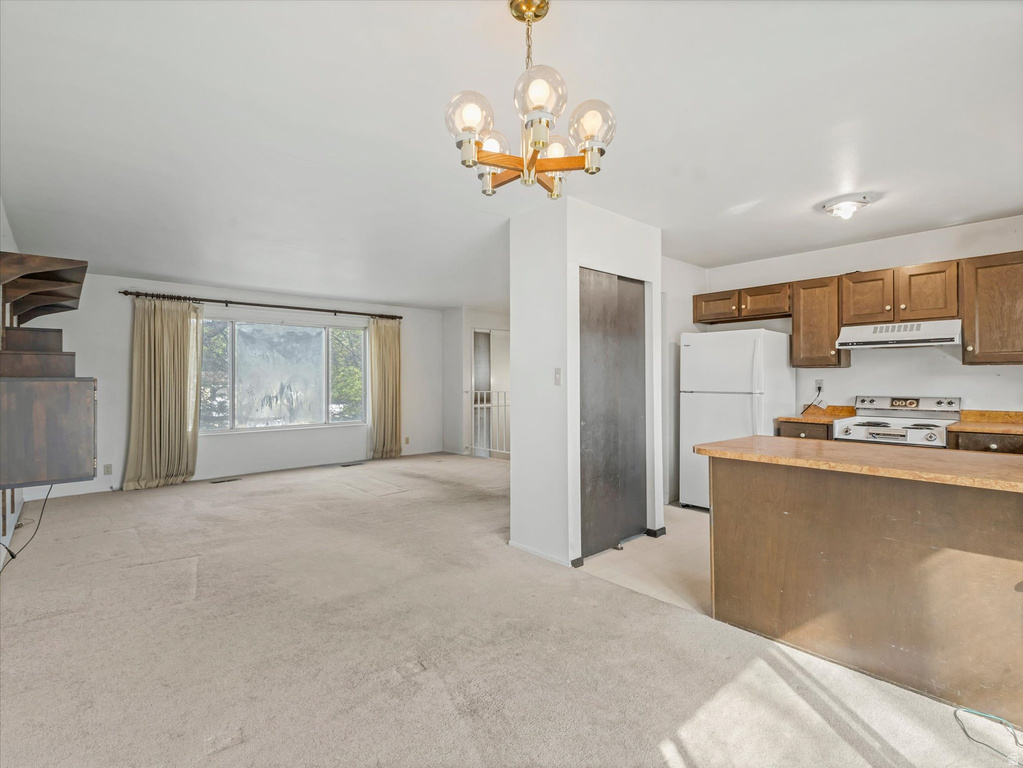 8287 S VALENCIA CIR Sandy, UT 84093