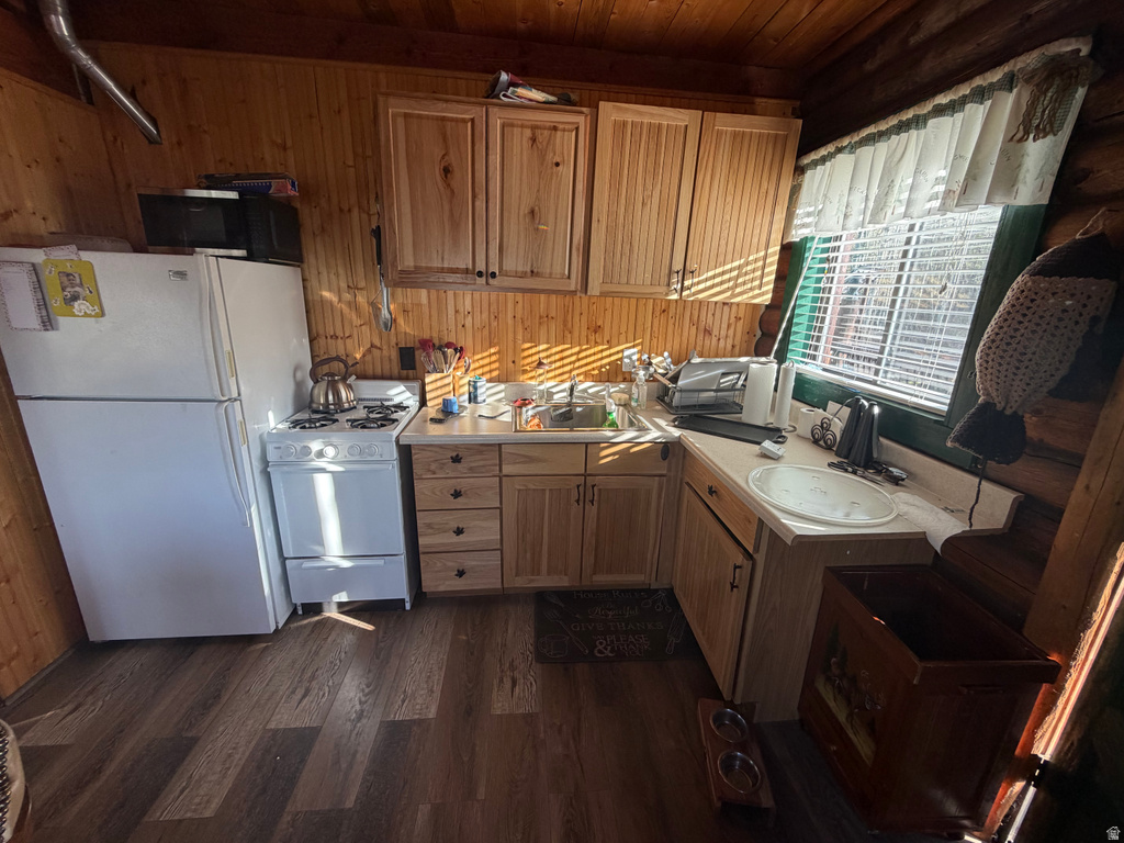 7672 JIM BRIDGER DR Huntsville, UT 84317