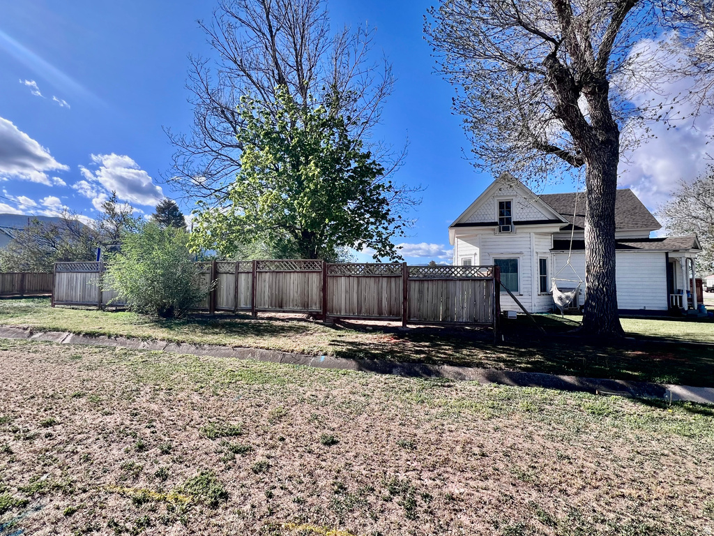 11 S 200 E Meadow, UT 84644