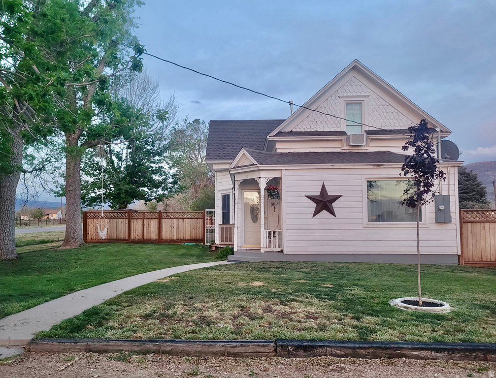 11 S 200 E Meadow, UT 84644