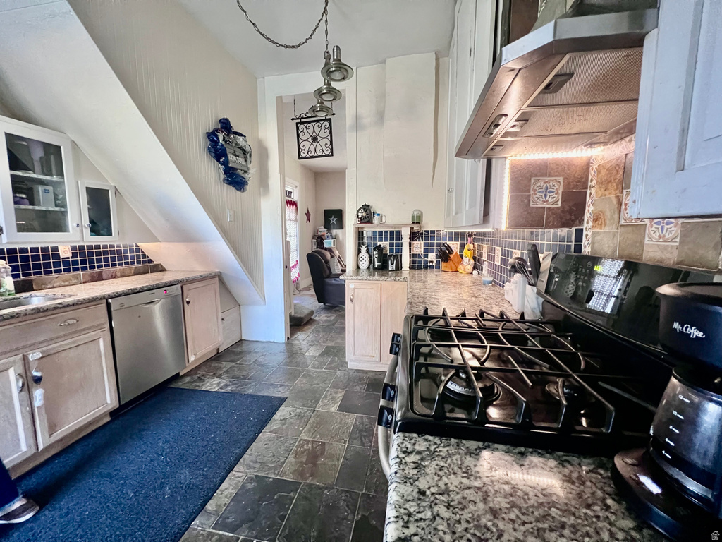 11 S 200 E Meadow, UT 84644