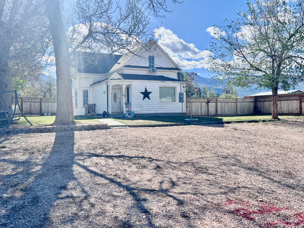 11 S 200 E Meadow, UT 84644