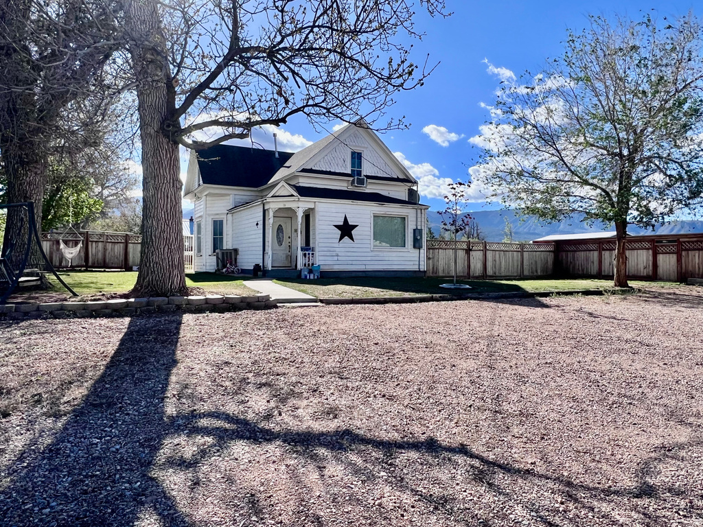 11 S 200 E Meadow, UT 84644