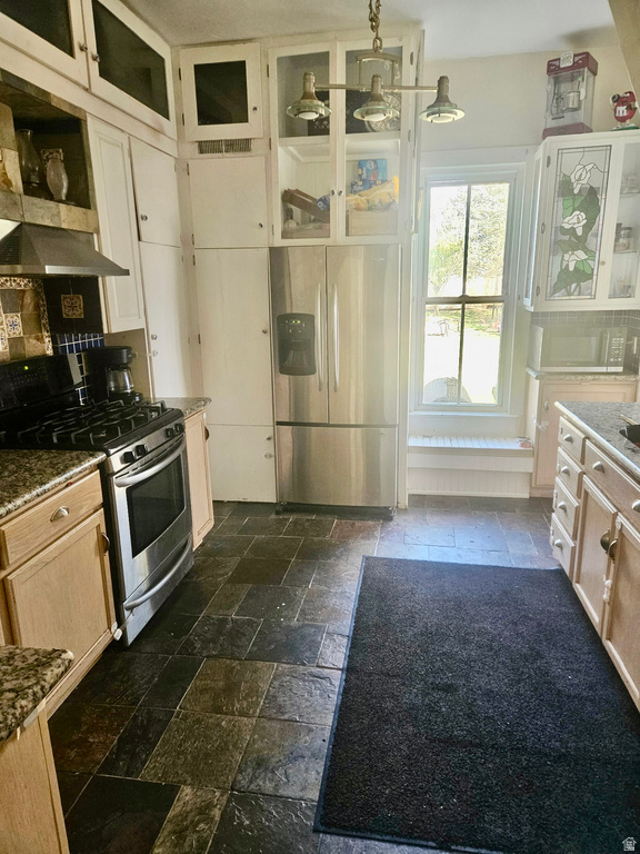 11 S 200 E Meadow, UT 84644