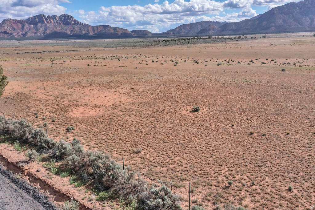 481 S COYOTE RD Apple Valley, UT 84737