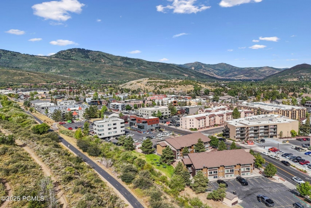 2015 PROSPECTOR AVE #122 Park City, UT 84060