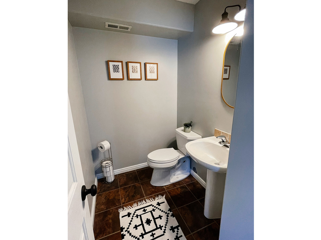 912 E GRAPE IVY WAY Millcreek, UT 84106