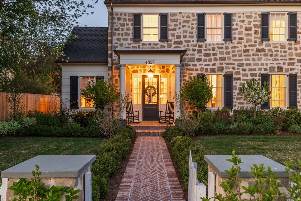 4857 S VIEWMONT ST Holladay, UT 84117