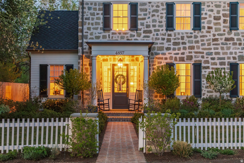 4857 S VIEWMONT ST Holladay, UT 84117