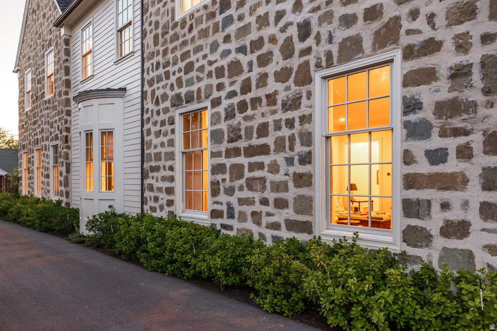 4857 S VIEWMONT ST Holladay, UT 84117