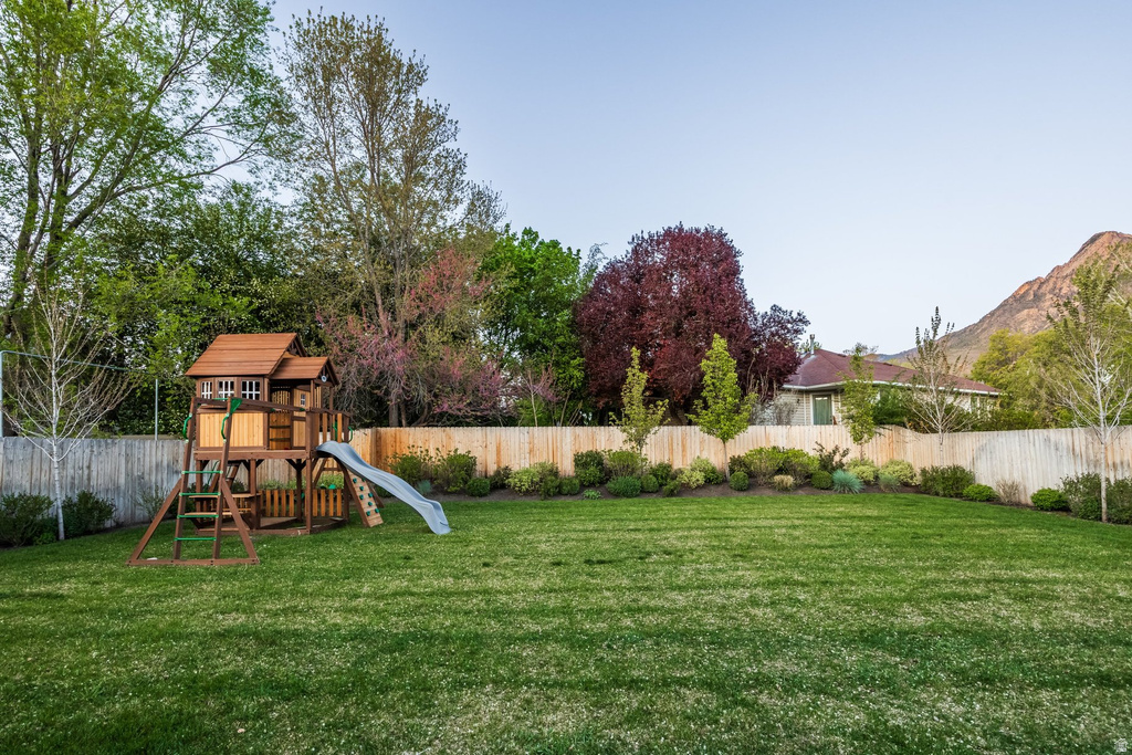 4857 S VIEWMONT ST Holladay, UT 84117