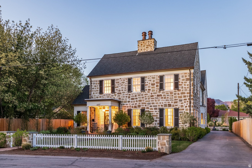 4857 S VIEWMONT ST Holladay, UT 84117