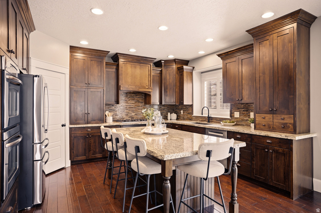 208 E PARKWAY CIR North Salt Lake, UT 84054