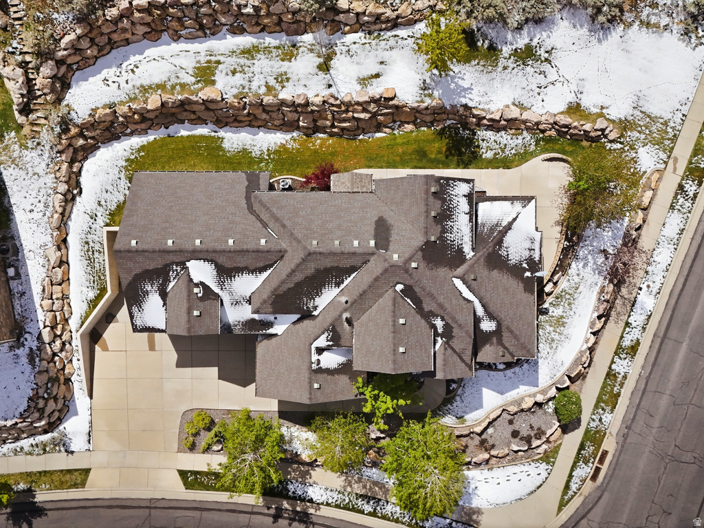 208 E PARKWAY CIR North Salt Lake, UT 84054