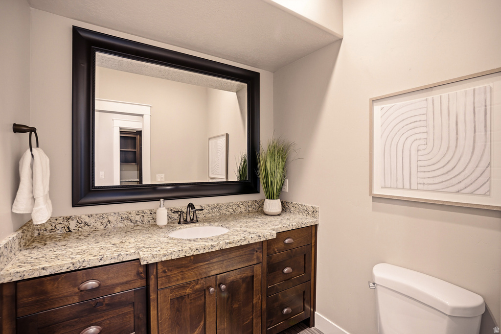 208 E PARKWAY CIR North Salt Lake, UT 84054