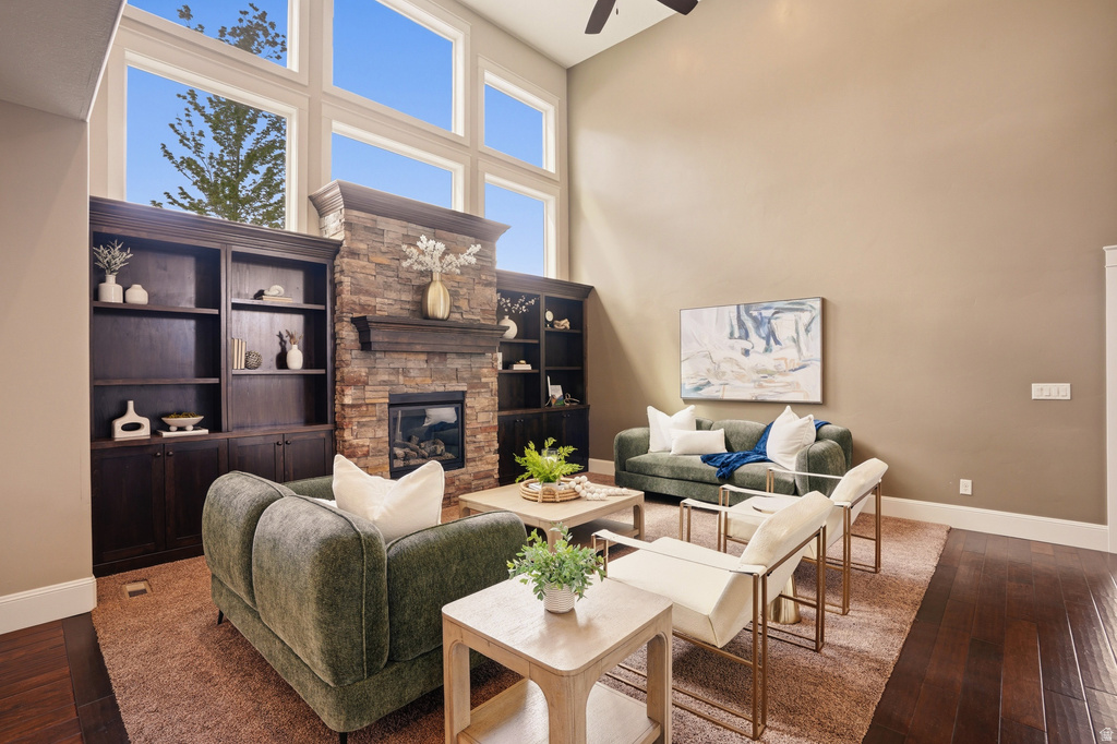 208 E PARKWAY CIR North Salt Lake, UT 84054