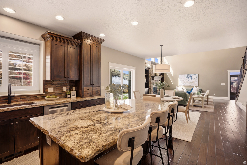 208 E PARKWAY CIR North Salt Lake, UT 84054