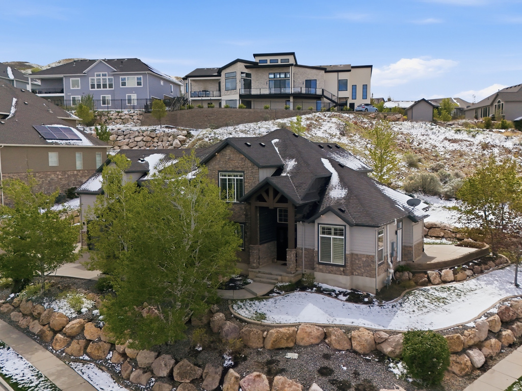 208 E PARKWAY CIR North Salt Lake, UT 84054