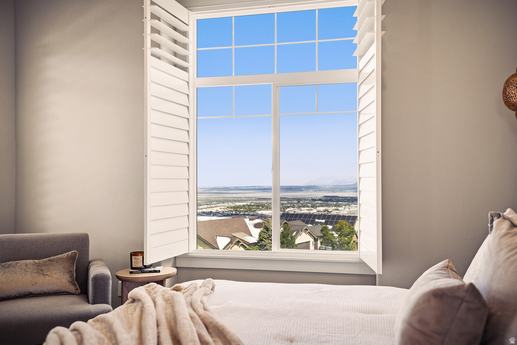 208 E PARKWAY CIR North Salt Lake, UT 84054