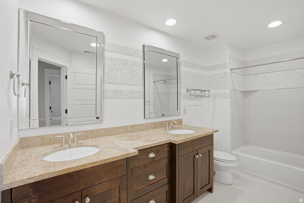 208 E PARKWAY CIR North Salt Lake, UT 84054