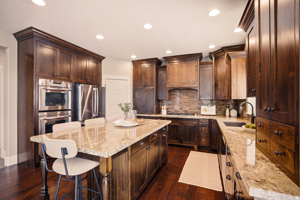 208 E PARKWAY CIR North Salt Lake, UT 84054