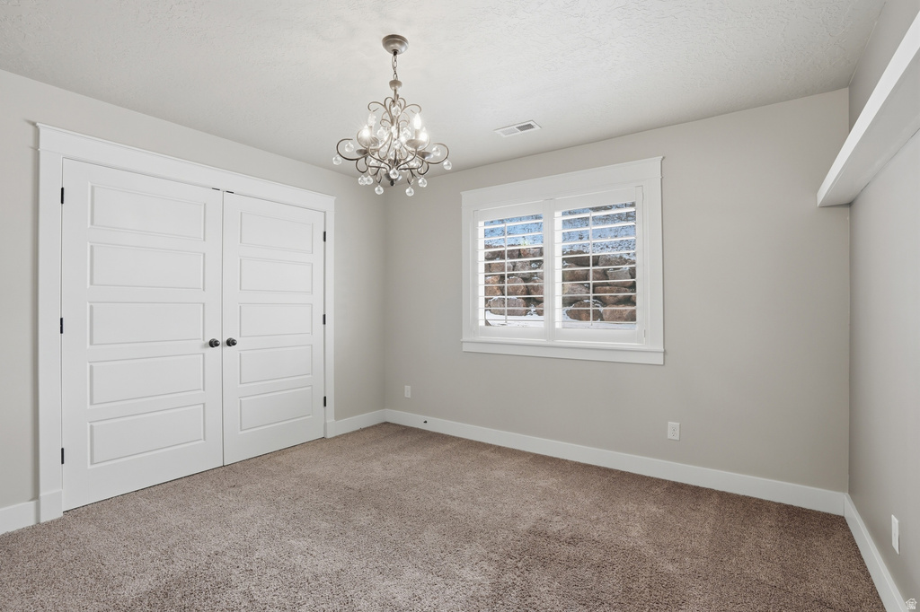 208 E PARKWAY CIR North Salt Lake, UT 84054