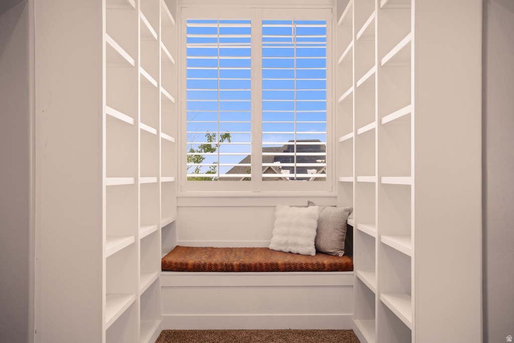 208 E PARKWAY CIR North Salt Lake, UT 84054