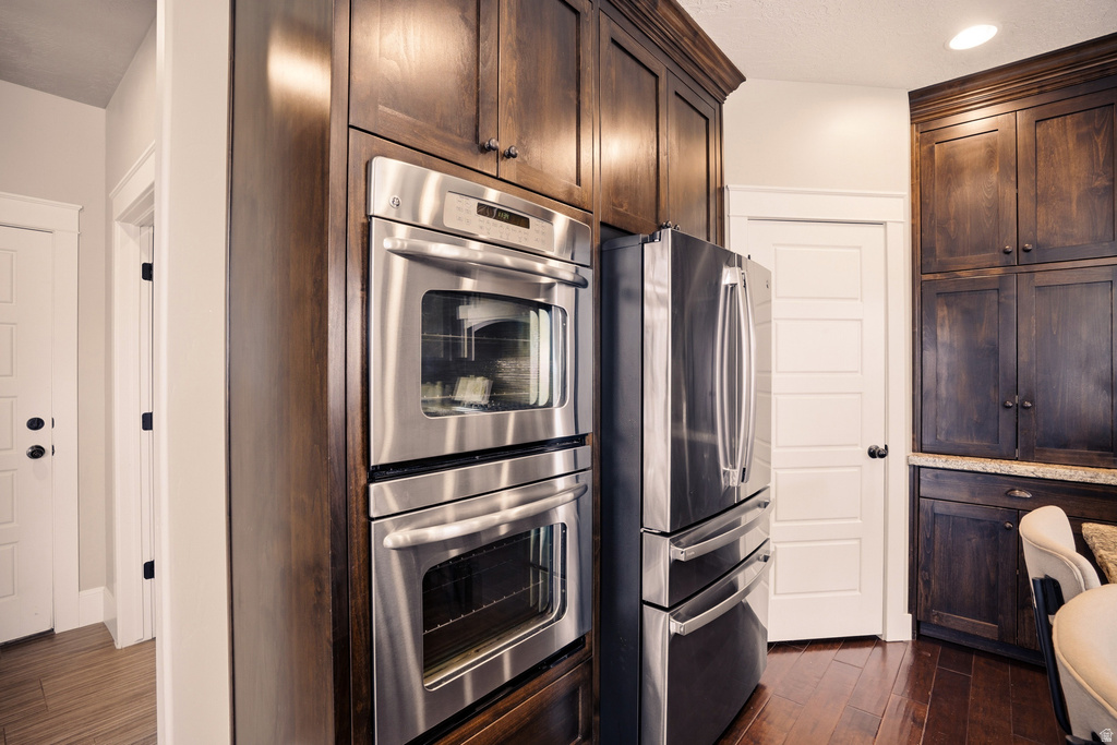 208 E PARKWAY CIR North Salt Lake, UT 84054