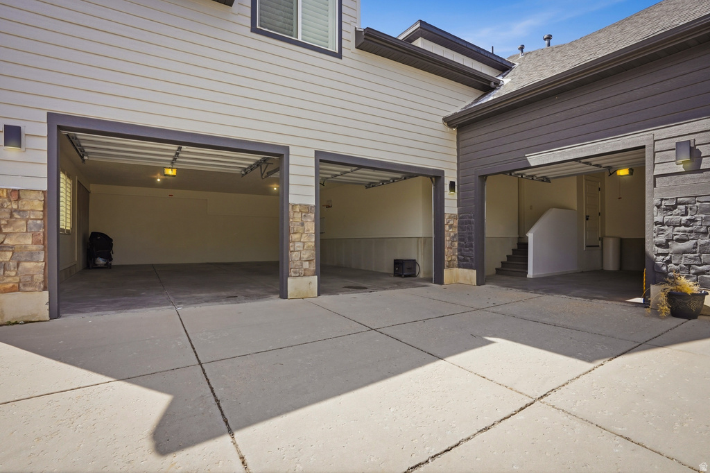 208 E PARKWAY CIR North Salt Lake, UT 84054