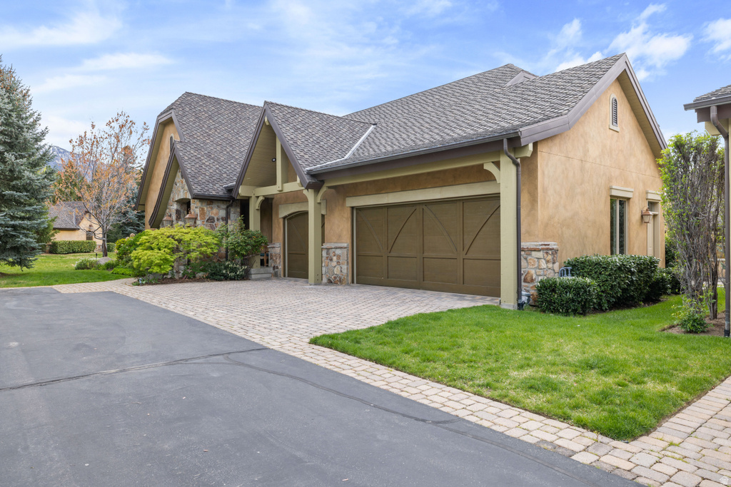 3168 E BAVARIAN CT Sandy, UT 84093