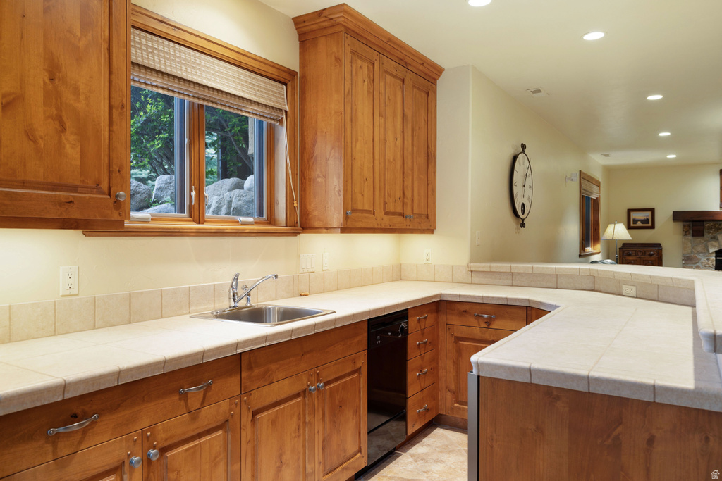 3168 E BAVARIAN CT Sandy, UT 84093