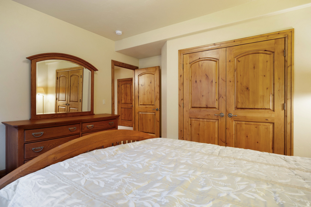 3168 E BAVARIAN CT Sandy, UT 84093