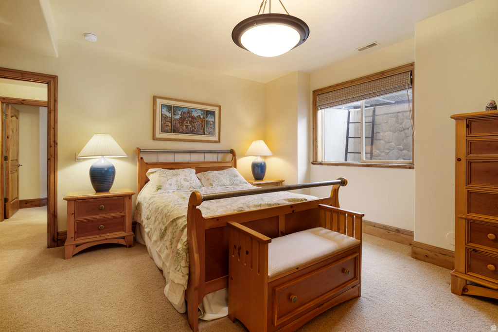 3168 E BAVARIAN CT Sandy, UT 84093