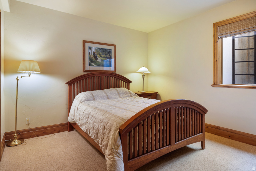 3168 E BAVARIAN CT Sandy, UT 84093