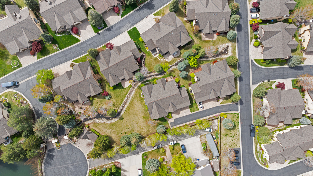 3168 E BAVARIAN CT Sandy, UT 84093