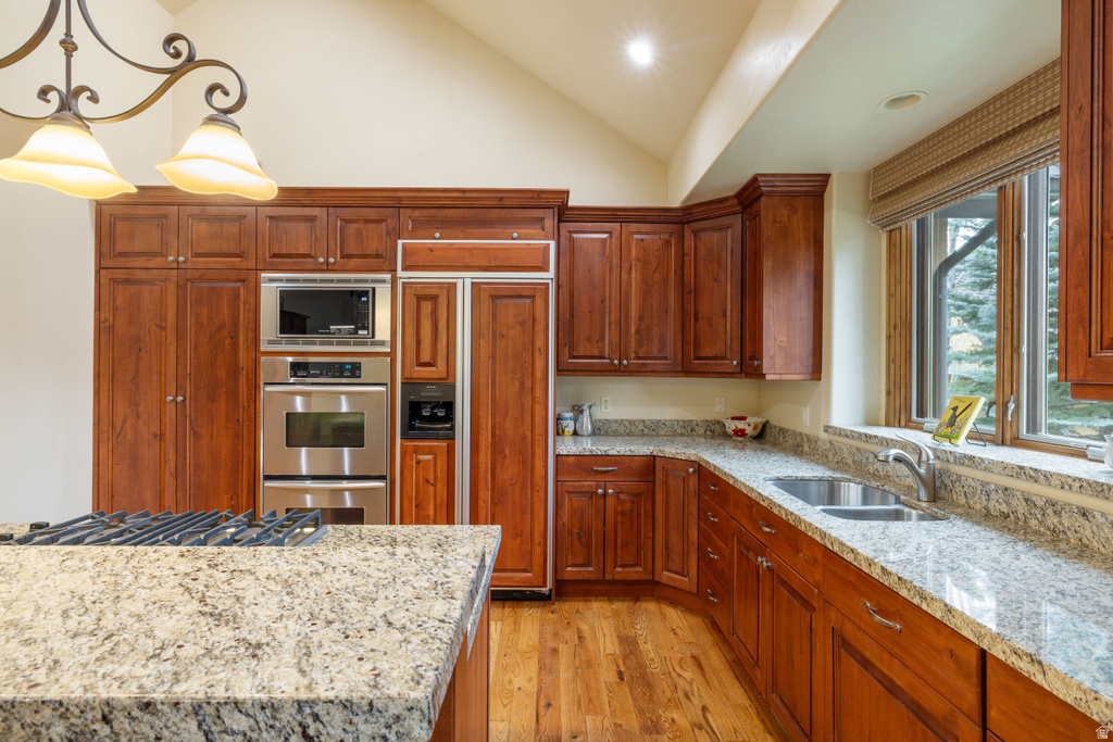 3168 E BAVARIAN CT Sandy, UT 84093