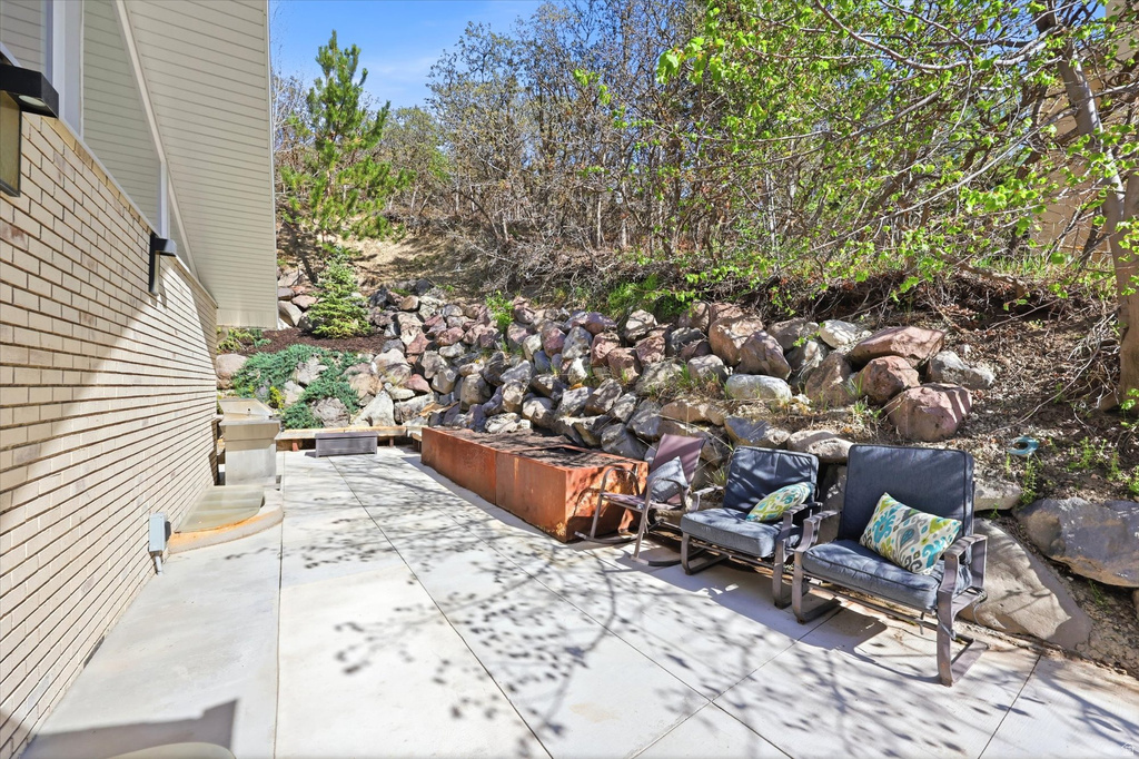 10873 S LOSTWOOD DR Sandy, UT 84092