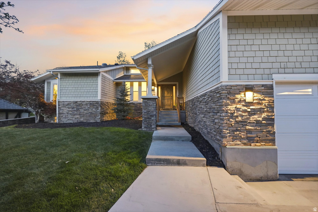 10873 S LOSTWOOD DR Sandy, UT 84092